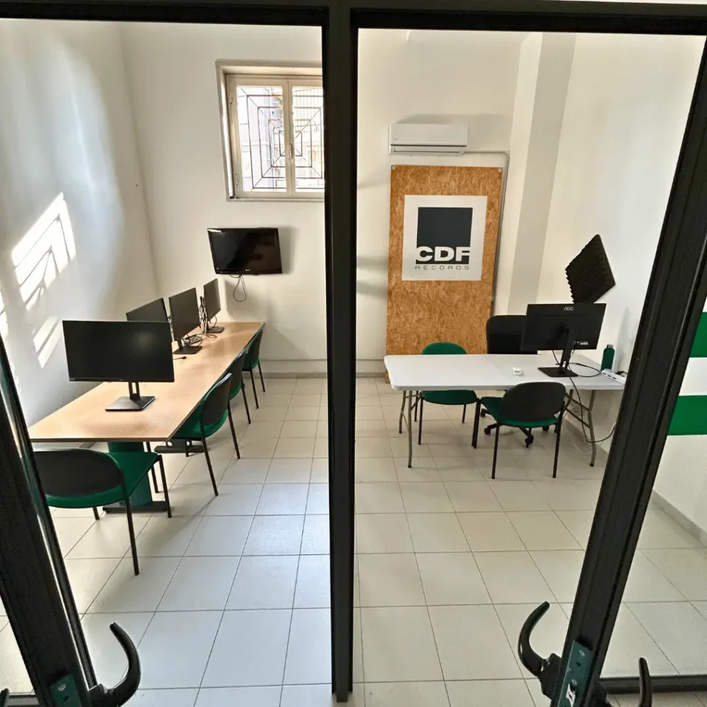 @localhost _ Coworking space a Catania - uffici